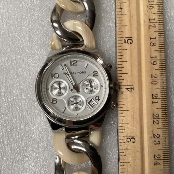 Michael Kors Women’s Runway Twist Chronograph Watch MK-4263 - Picture 3 of 11